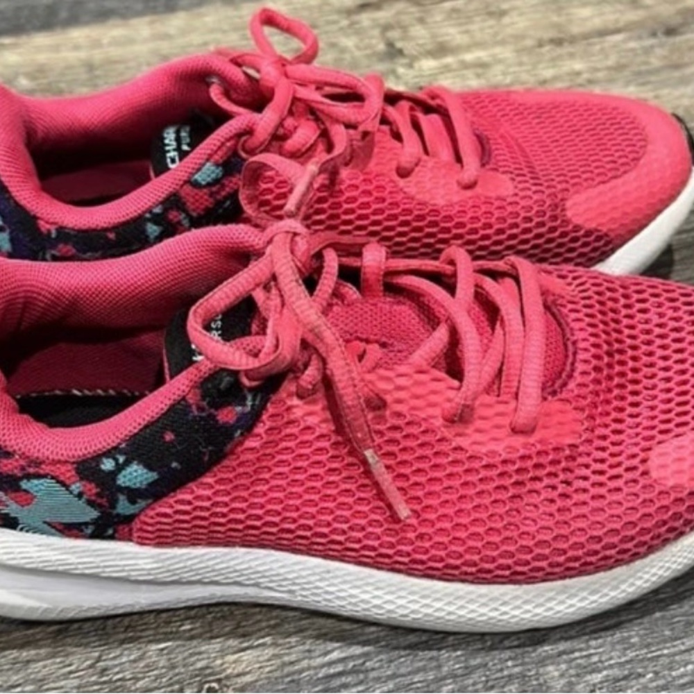 Girls Under Armour tennis shoes